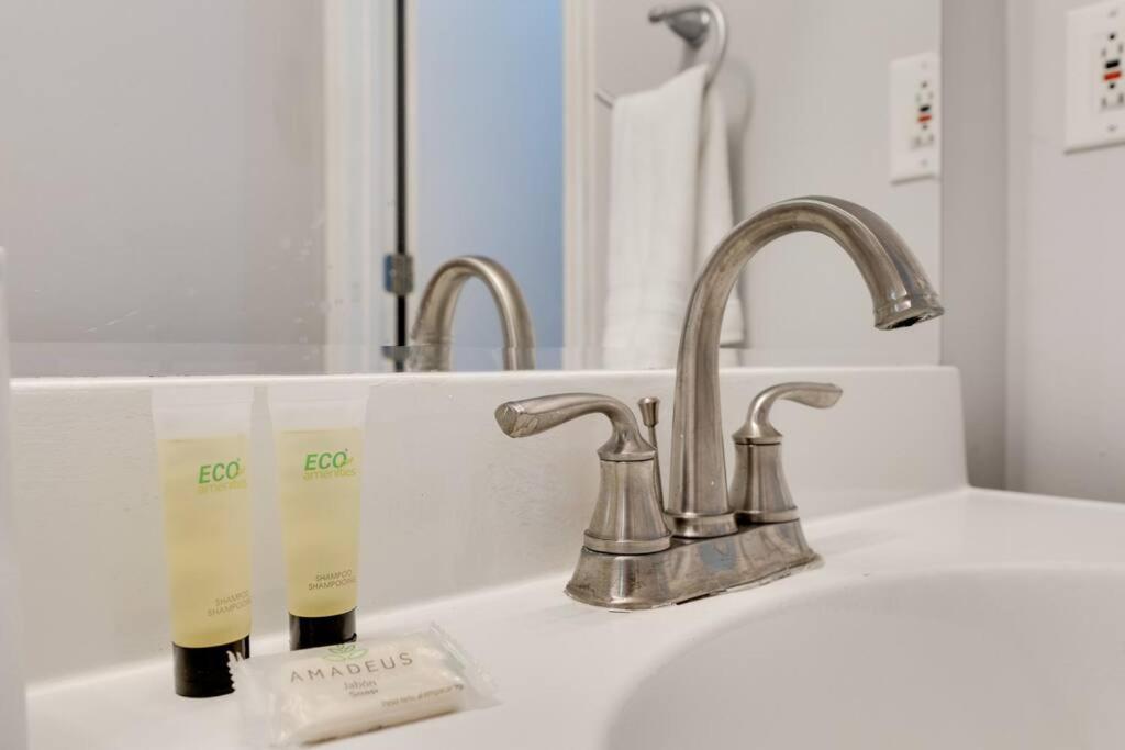 Lovely 2 Bdr Condo With Balcony 2M To Broadway ナッシュビル エクステリア 写真